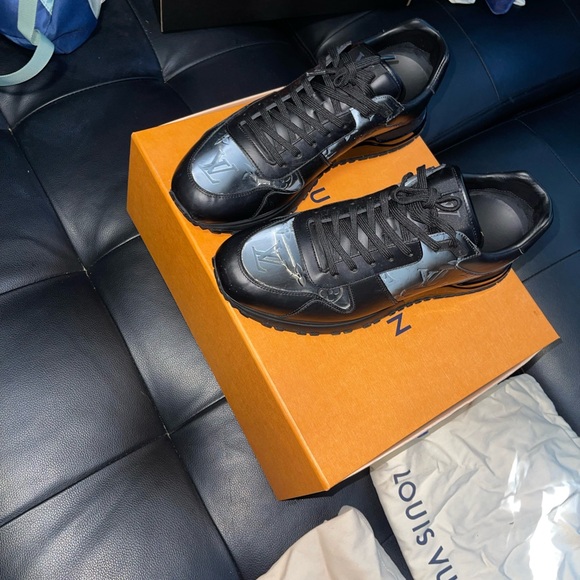 Louis Vuitton Run Away Sneaker - Picture 4 of 5